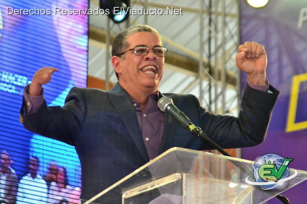 Carlos Amarante Baret apoya a Dilone Ovalles como sindico